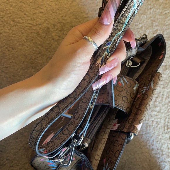 GUESS bag - Picture 6 of 6